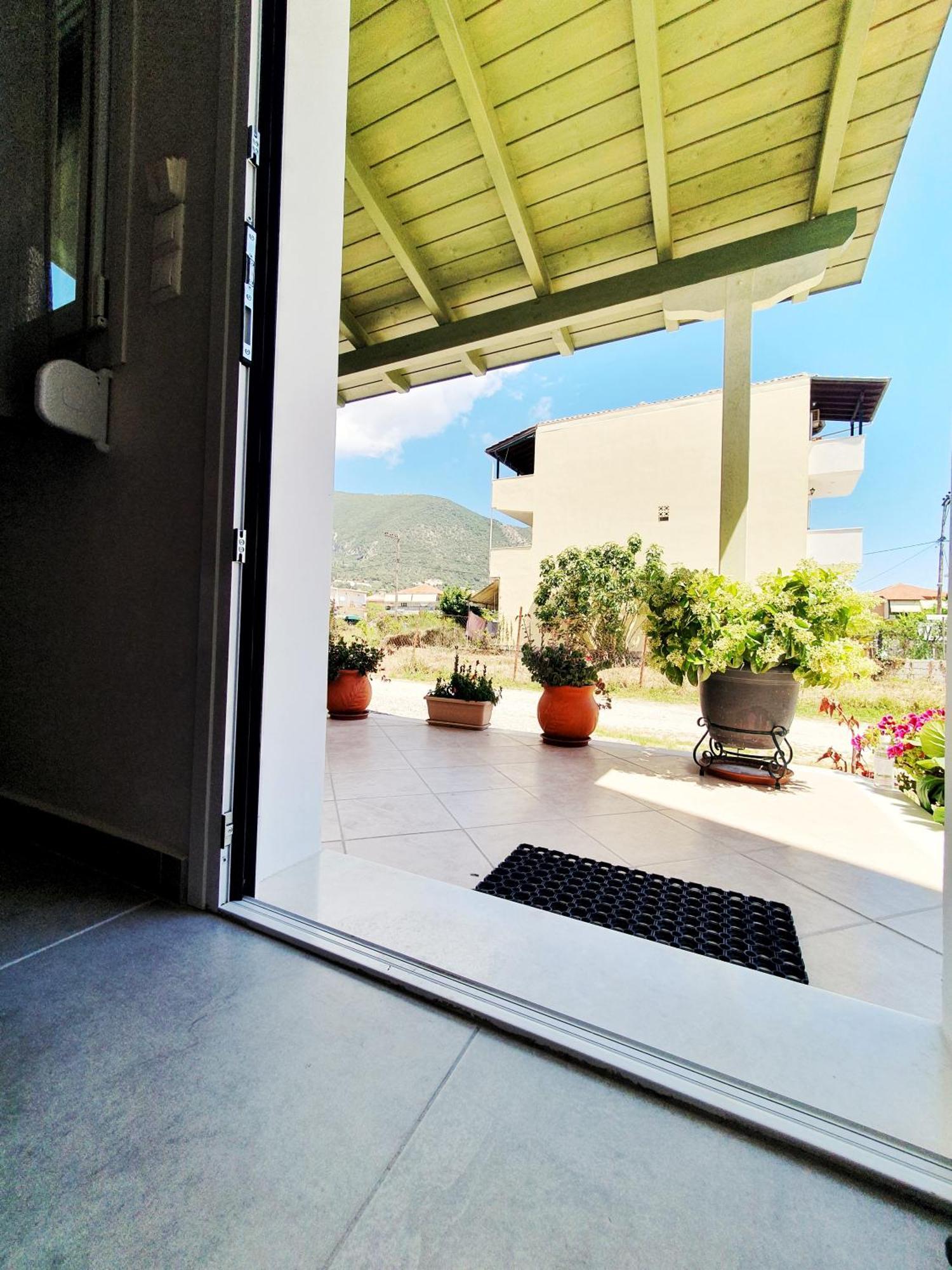 Green Studio Apartment *